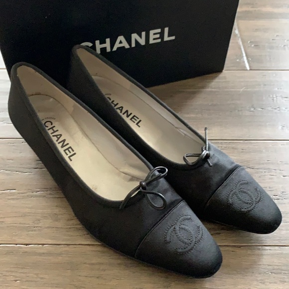 CHANEL Shoes - CHANEL Kitten Heels